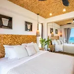 Vala Luxury B * Afiartis